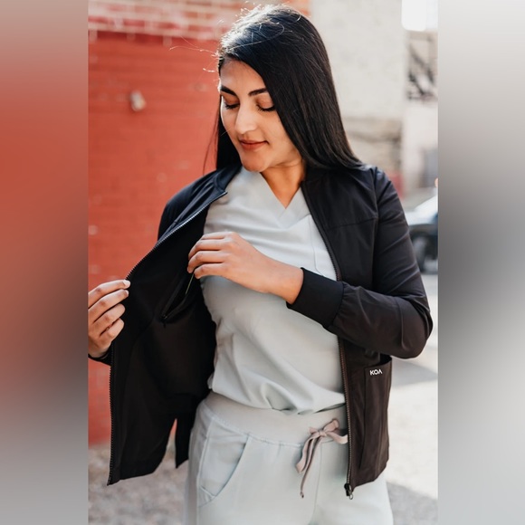 KOA scrub jacket - Picture 7 of 8